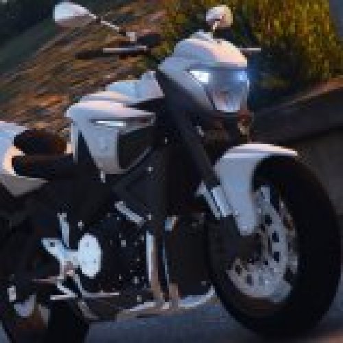 Suzuki B-King 1300CC