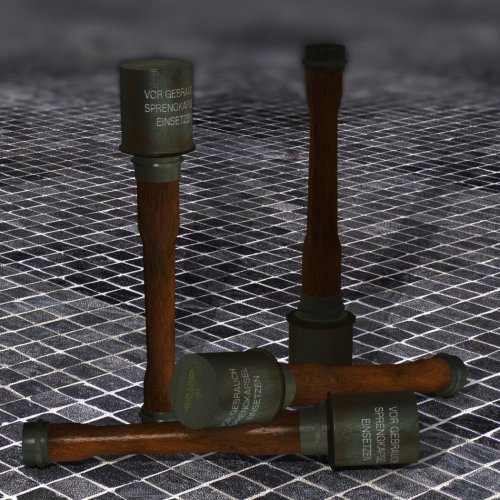 Boot_s_Stielhandgranate