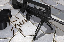 Famas with Cmag