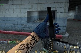 Blue_denim_hands_skin_with_palm_grip